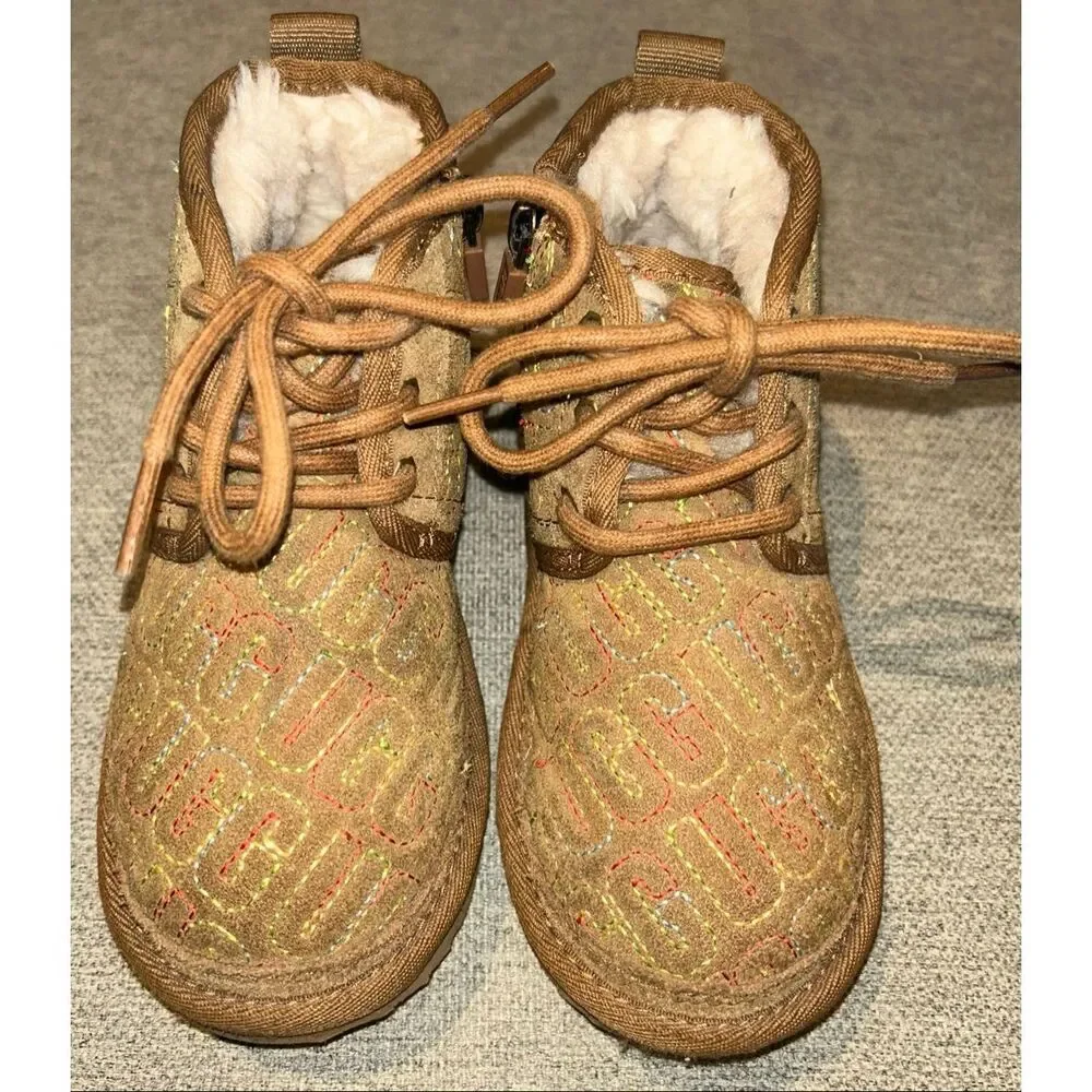 UGG Kids' Neumel II Graphic Stitch boots size 11 Toddler